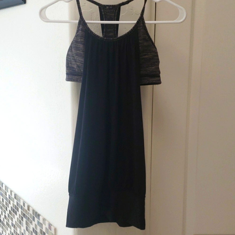 Lululemon tank size 4 "no limits"
